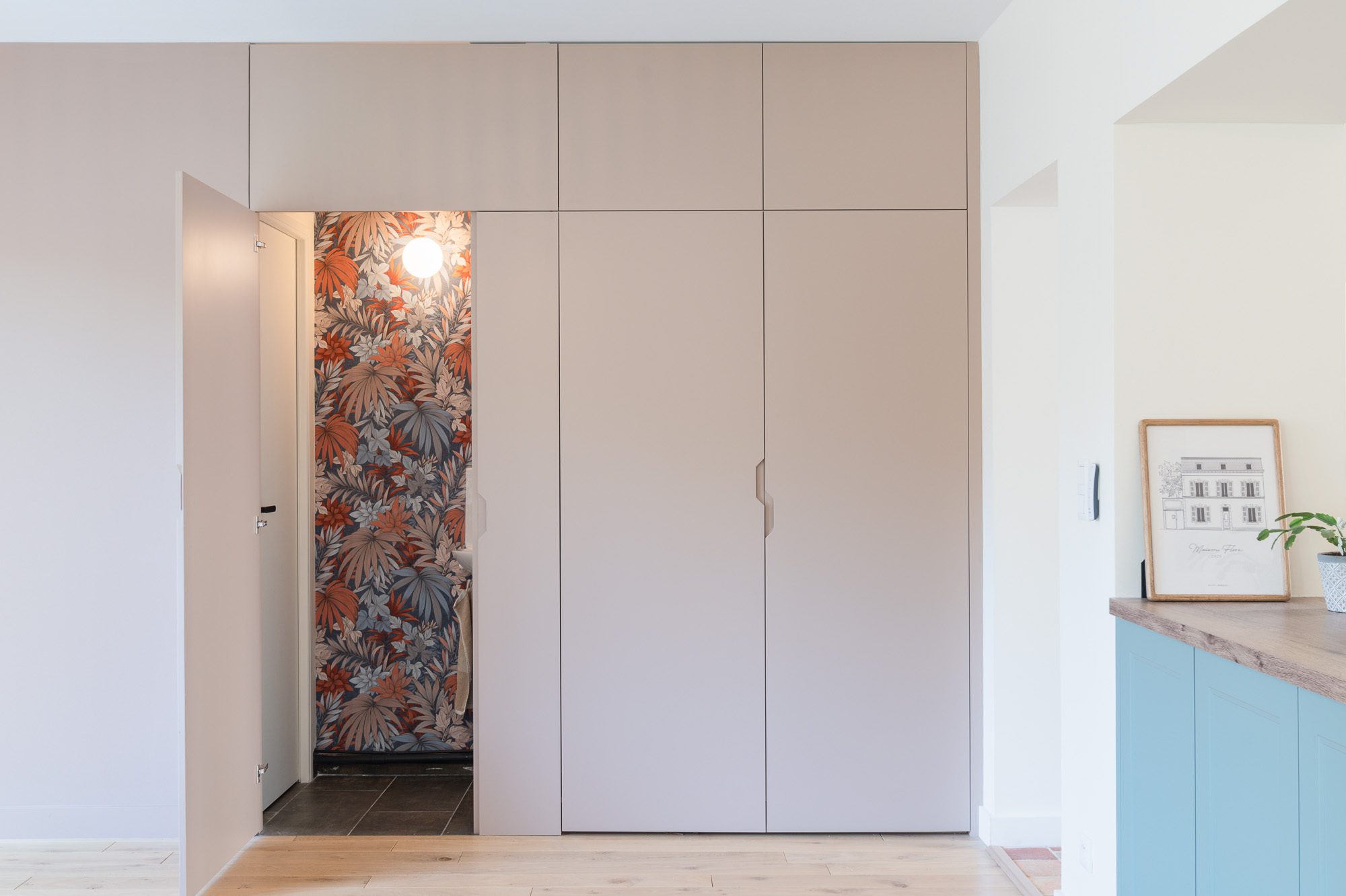 Placard dissimulant les toilettes Placard dissimulant les toilettes