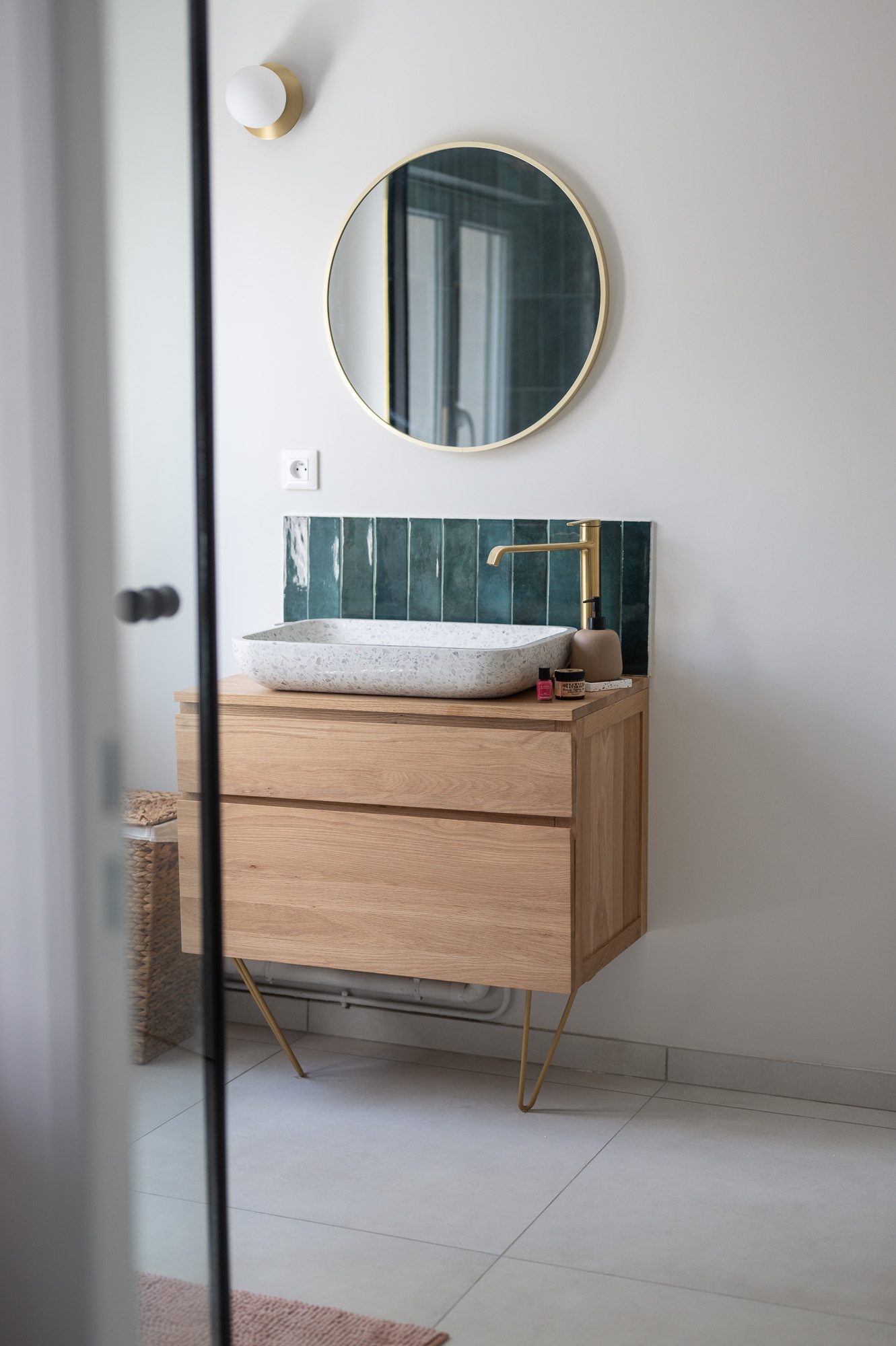 Salle de bain – vasque en terrazzo Salle de bain – vasque en terrazzo