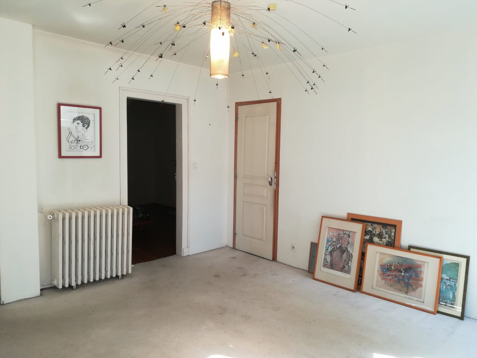 Avant travaux – chambre avec moquette Avant travaux – chambre avec moquette